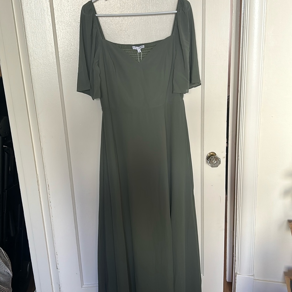 Gorgeous sage green midi dress!